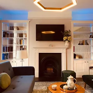 Apartment The Midsummer Common - Modern & Spacious 2bdr House With Garden, CBG